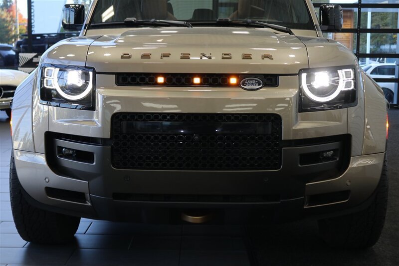 Used 2025 Land Rover Defender 110 AWD/4WD image 48