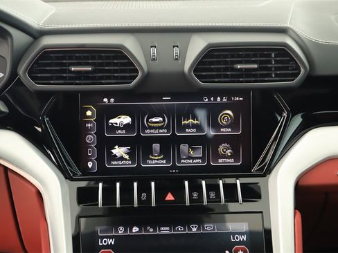Used 2024 Lamborghini Urus S image 19