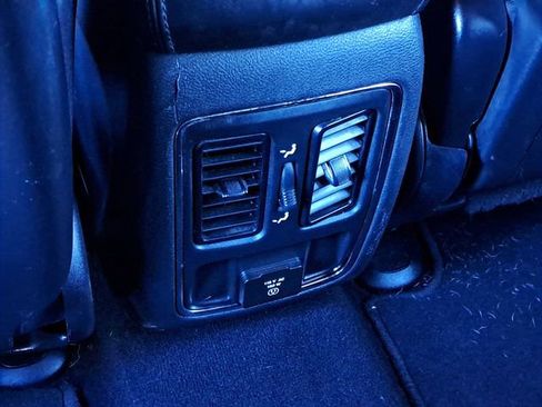 Used 2020 Jeep Grand Cherokee Altitude image 24