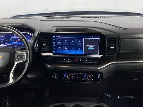 Used 2024 Chevrolet Silverado 1500 LT image 18