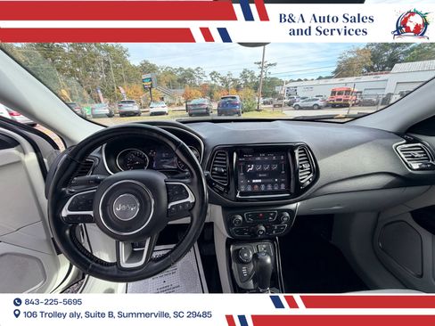 Used 2021 Jeep Compass Limited image 10