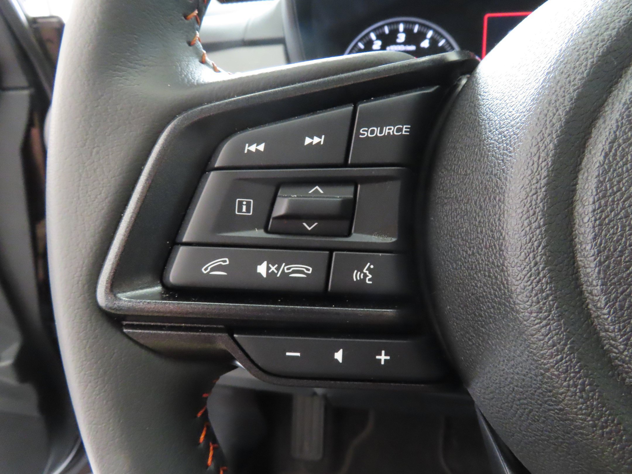 Certified 2025 Subaru Crosstrek 2.5i Limited w/ Crosstrek Mirror Package AWD/4WD image 13