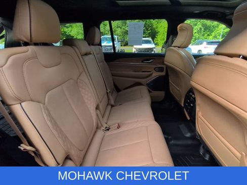 Used 2023 Jeep Grand Cherokee L Summit AWD/4WD image 28