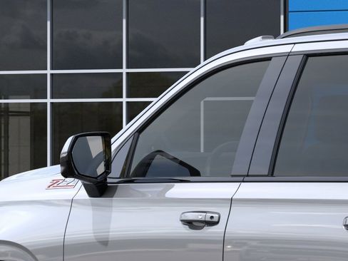 New 2026 Chevrolet Suburban Z71 AWD/4WD image 14