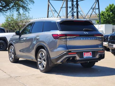 Used 2023 INFINITI QX60 Luxe w/ Vision Package FWD image 4