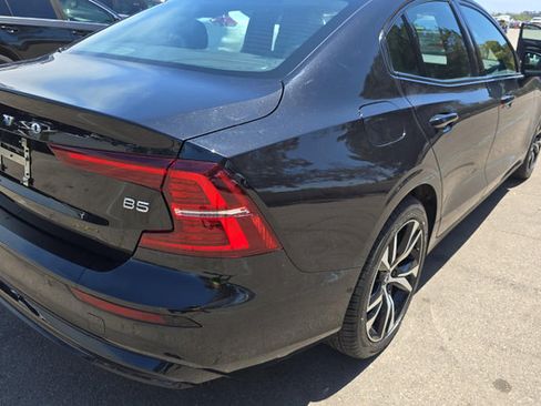 Used 2024 Volvo S60 B5 Core FWD image 7
