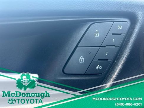 Used 2025 Chevrolet Equinox RS w/ Safety and Technology Package AWD/4WD image 16