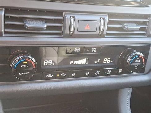 Used 2025 Nissan Pathfinder S image 17