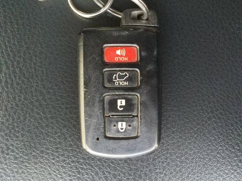 Used 2017 Toyota Highlander AWD V6 image 27