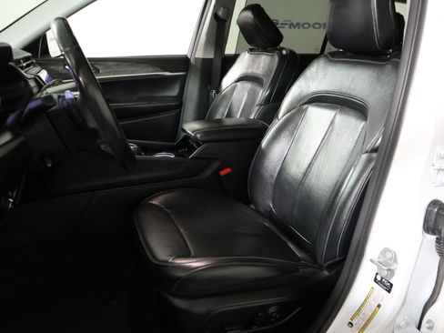 Certified 2021 Jeep Grand Cherokee L Limited w/ Luxury Tech Group II image 23