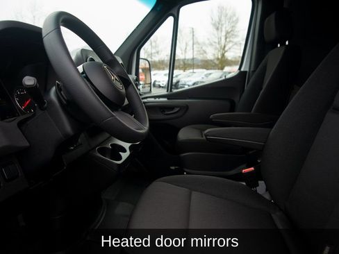Used 2025 Mercedes-Benz Sprinter 2500 image 40