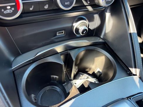 Used 2024 Alfa Romeo Stelvio Veloce image 28