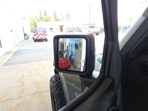 Used 2020 Jeep Wrangler Unlimited Sahara AWD/4WD image 42
