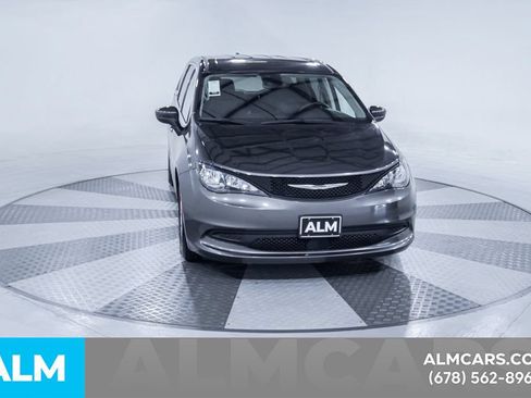 Used 2023 Chrysler Voyager LX FWD image 15