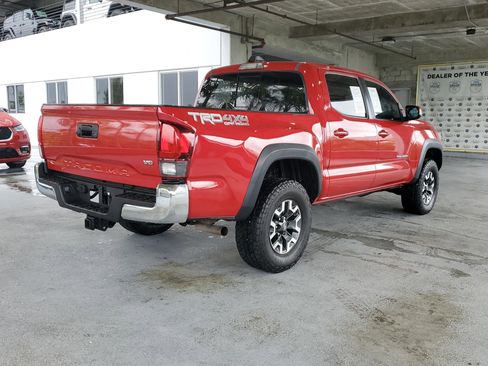 Used 2018 Toyota Tacoma TRD Off-Road AWD/4WD image 5