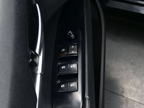 Used 2020 Toyota Camry LE FWD image 10