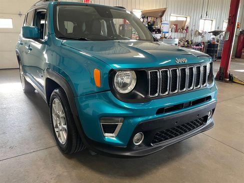 Used 2020 Jeep Renegade Latitude w/ Cold Weather Group AWD/4WD image 4