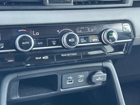 Used 2025 Honda Pilot EX-L image 22