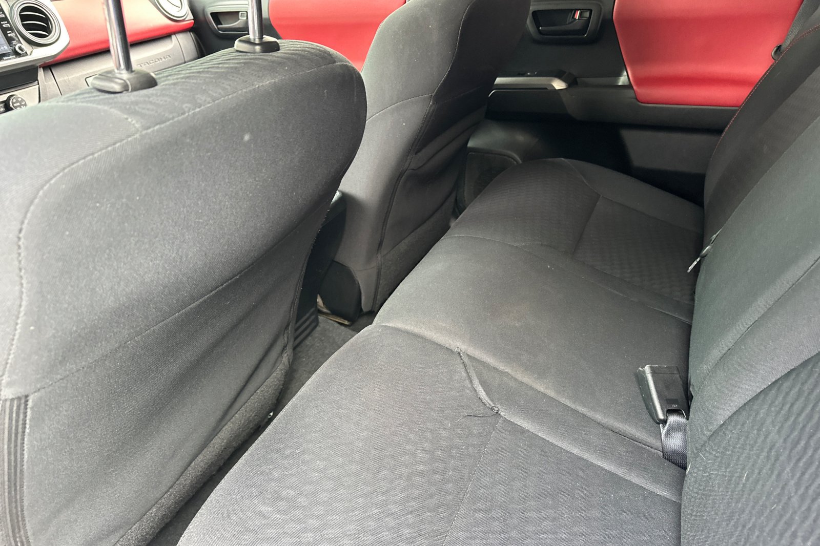Used 2020 Toyota Tacoma SR5 RWD image 24