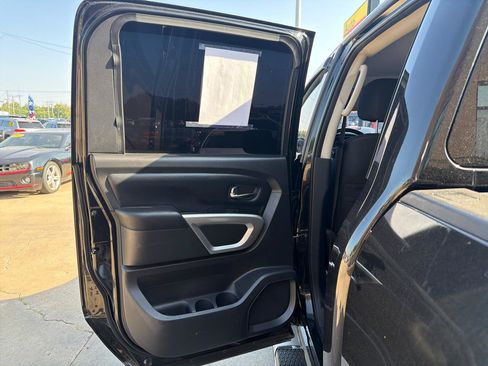 Used 2017 Nissan Titan SV AWD/4WD image 35