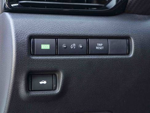 Used 2025 Nissan Sentra SR w/ Midnight Edition FWD image 36