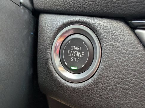 Certified 2025 Cadillac XT4 Premium Luxury AWD/4WD image 31