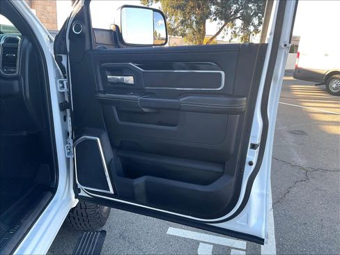 Used 2022 RAM 2500 Laramie AWD/4WD image 23