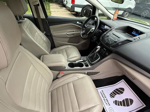 Used 2017 Ford C-MAX Energi SE w/ Equipment Group 402A FWD image 11