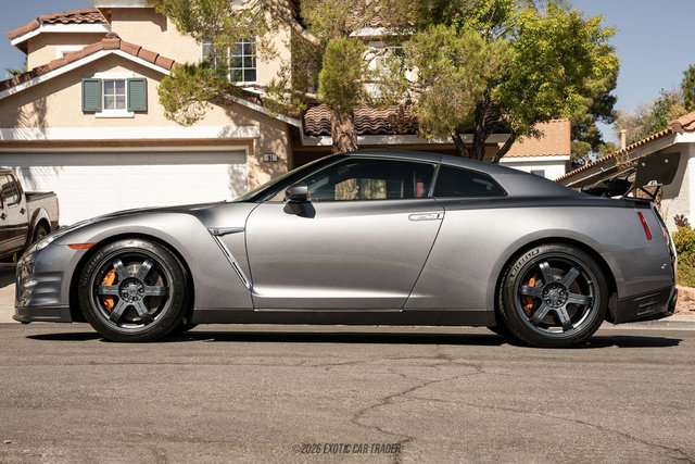 Used 2016 Nissan GT-R Black Edition AWD/4WD image 3