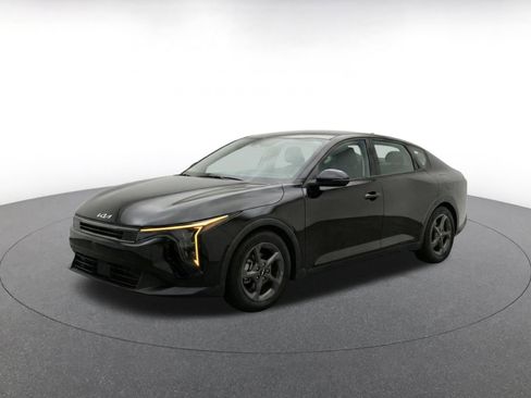 Used 2025 Kia K4 FWD image 3