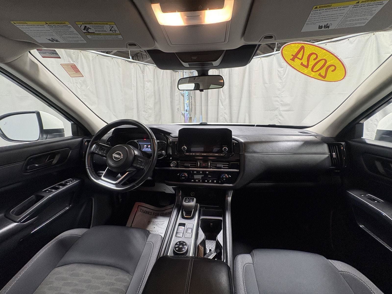 Used 2024 Nissan Pathfinder SV AWD/4WD image 9