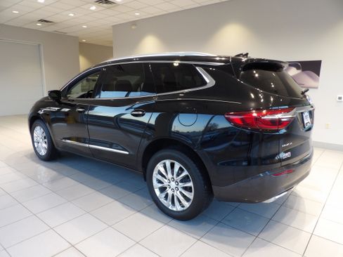Used 2018 Buick Enclave Essence image 6