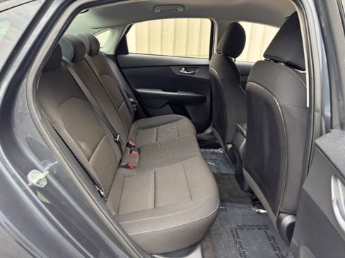 Used 2020 Kia Forte LXS FWD image 31