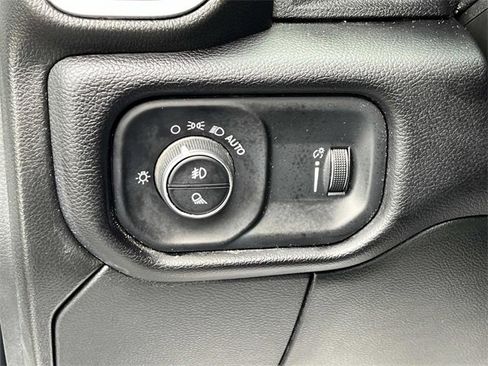 Used 2024 RAM 3500 Big Horn image 33