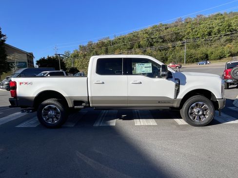 New 2026 Ford F350 King Ranch w/ FX4 Off-Road Package image 4
