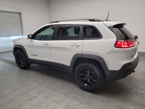 Used 2019 Jeep Cherokee Trailhawk image 3