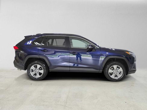 Used 2025 Toyota RAV4 XLE AWD/4WD image 2