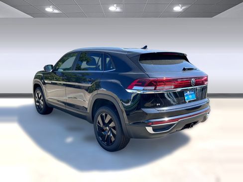 New 2026 Volkswagen Atlas Cross Sport SE image 3