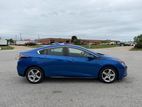 Used 2017 Chevrolet Volt LT w/ Comfort Package FWD image 5