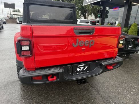 Used 2020 Jeep Gladiator Rubicon AWD/4WD image 4