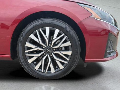 Certified 2025 Nissan Altima 2.5 SV FWD image 23