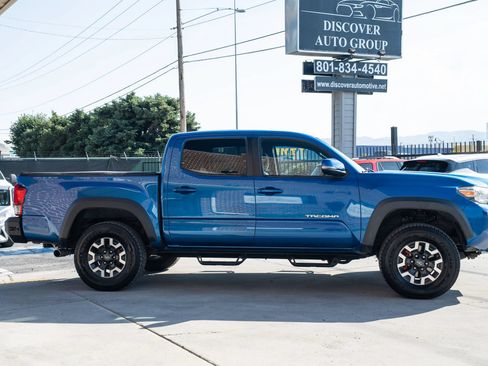 Used 2017 Toyota Tacoma TRD Off-Road w/ Tow Package (A/T) AWD/4WD image 8