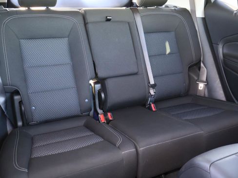 Used 2023 GMC Terrain SLE w/ Driver Convenience Package image 19