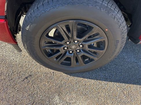 New 2025 Ford F150 Platinum w/ FX4 Off-Road Package image 9