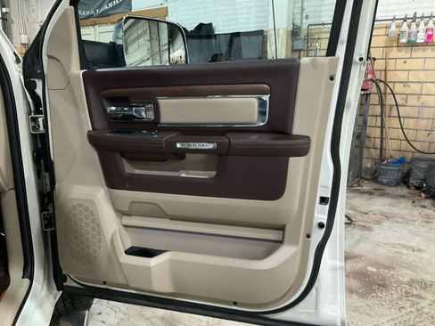 Used 2018 RAM 1500 Laramie w/ Convenience Group image 19