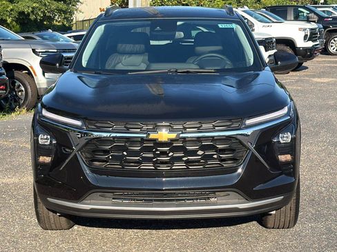 New 2026 Chevrolet Trax LT w/ LT Convenience Package FWD image 2