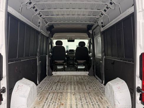 Used 2023 RAM ProMaster 2500 FWD image 9