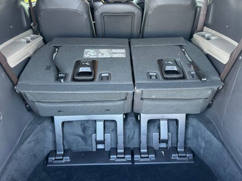 Certified 2026 Kia Carnival EX image 18