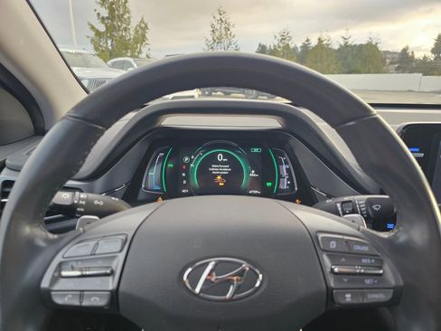 Used 2020 Hyundai Ioniq SEL image 25