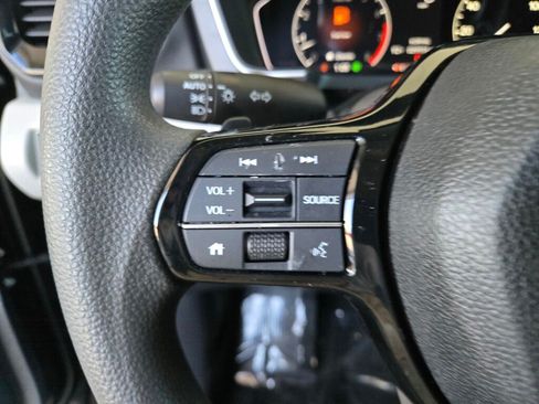 Used 2023 Honda Pilot LX image 24